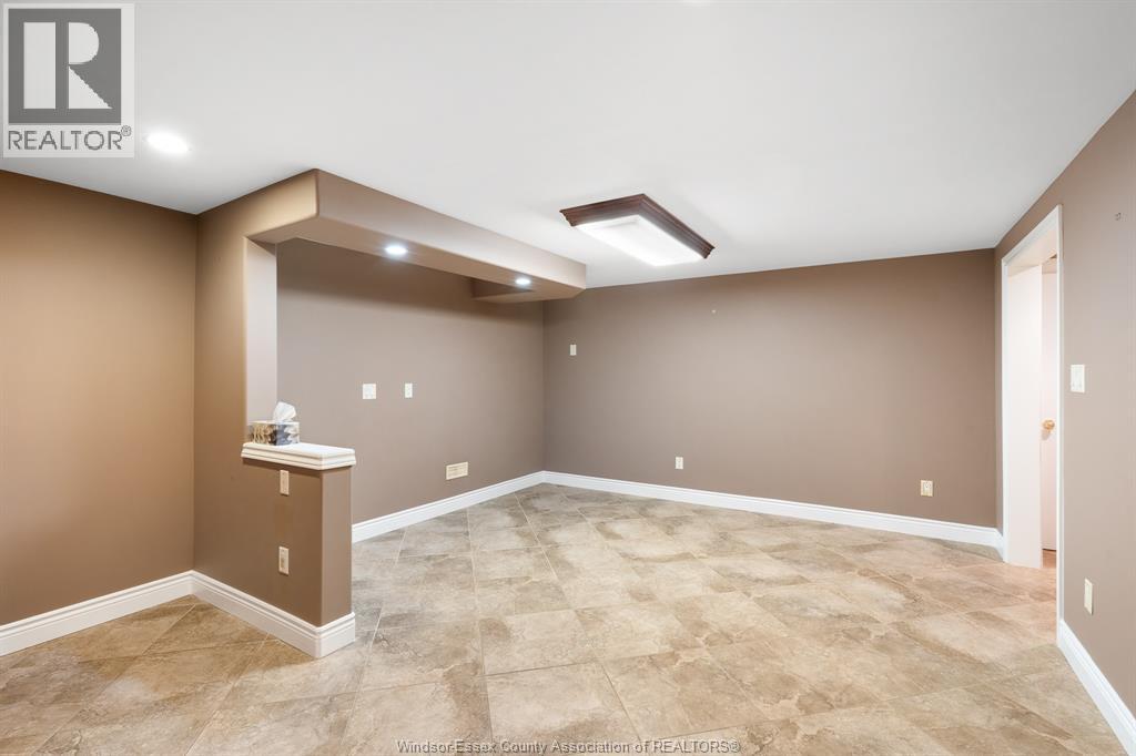 Photo 34 of 11482 Cormorant Street, Windsor ON