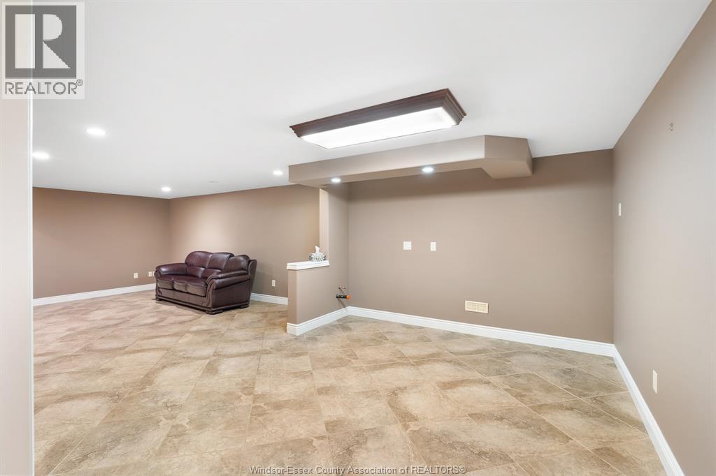 Photo 6 of 11482 Cormorant Street, Windsor ON