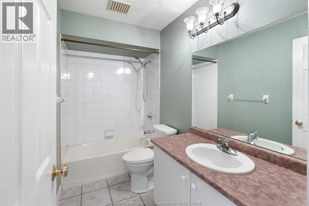 Photo 40 of 11482 Cormorant Street, Windsor ON