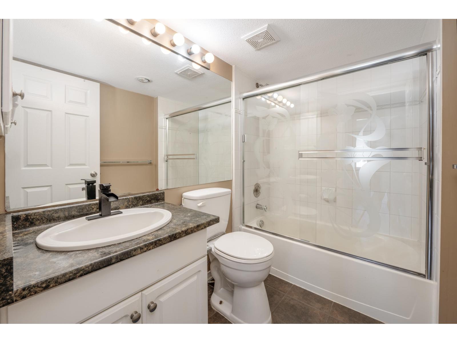 Photo 10 of 303 2575 Ware Street, Abbotsford BC