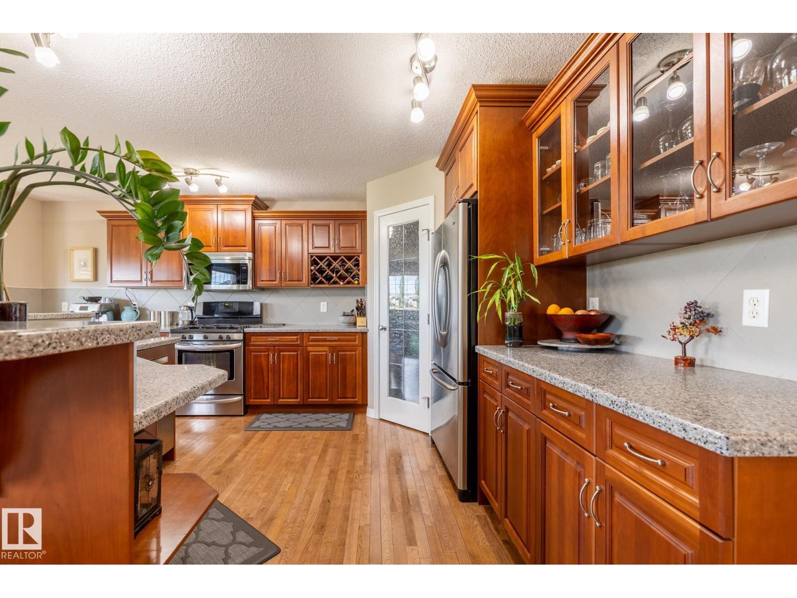 Photo 21 of 8214 6 Av Sw, Edmonton AB