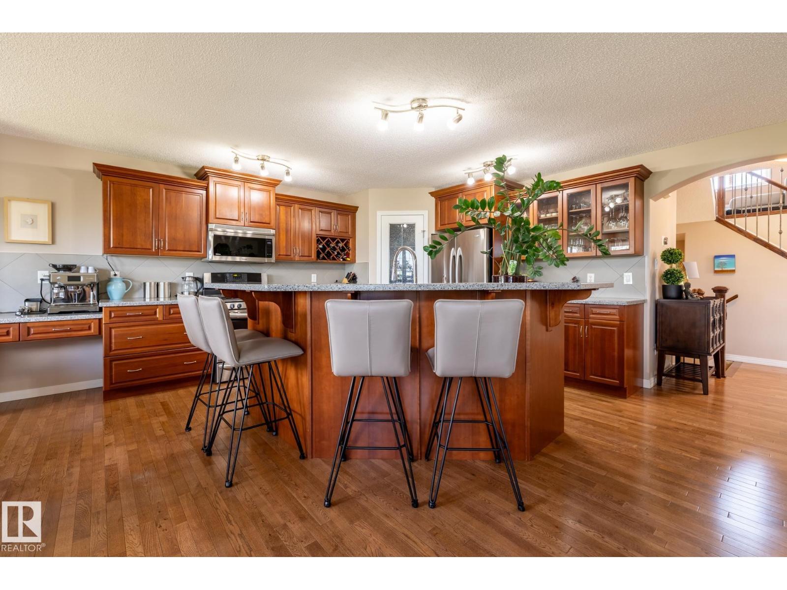 Photo 61 of 8214 6 Av Sw, Edmonton AB
