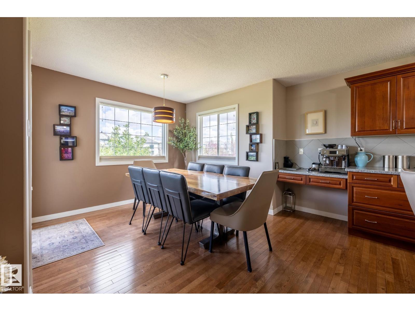 Photo 7 of 8214 6 Av Sw, Edmonton AB