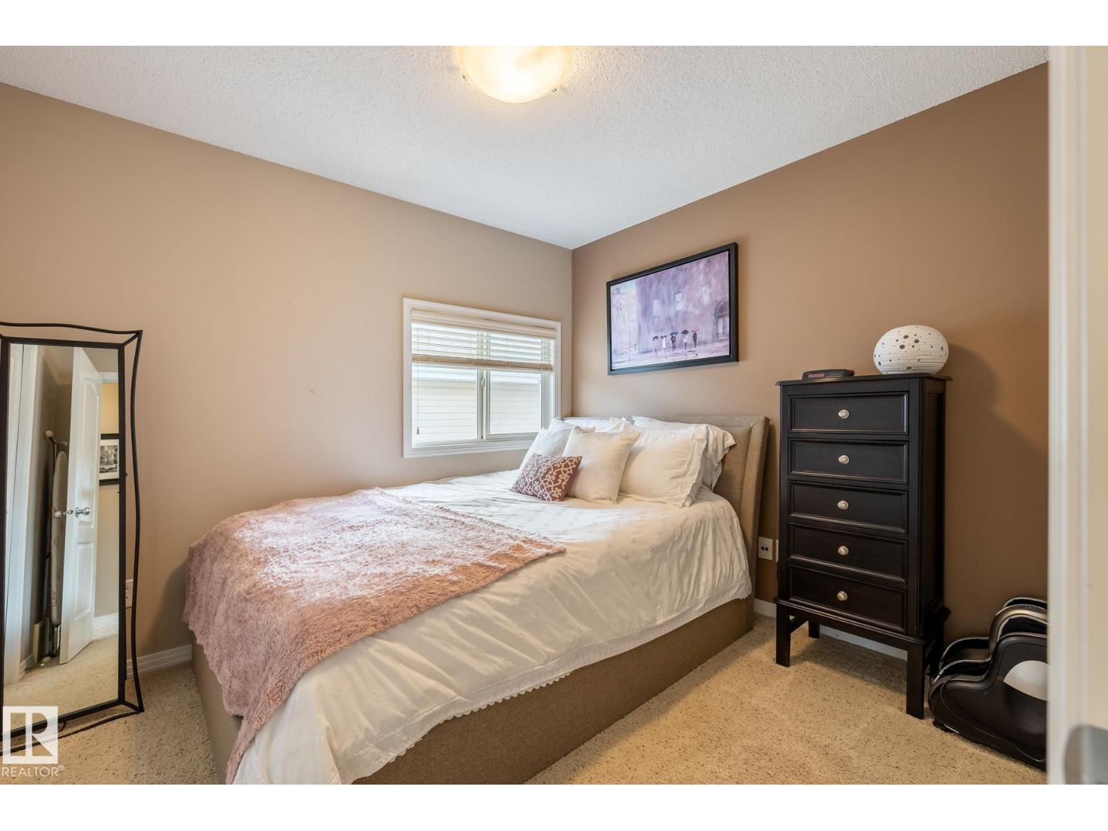 Photo 5 of 8214 6 Av Sw, Edmonton AB