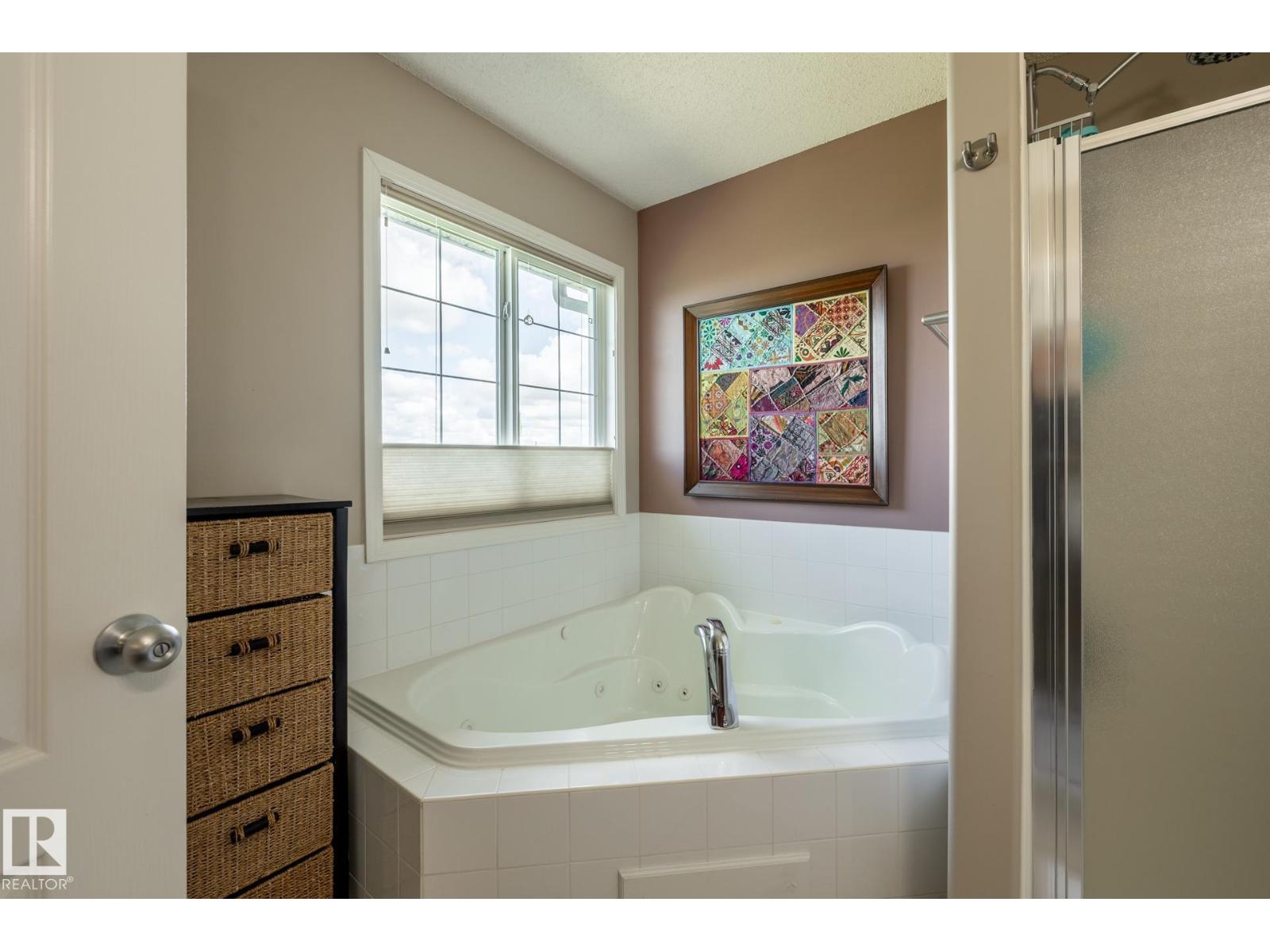 Photo 20 of 8214 6 Av Sw, Edmonton AB