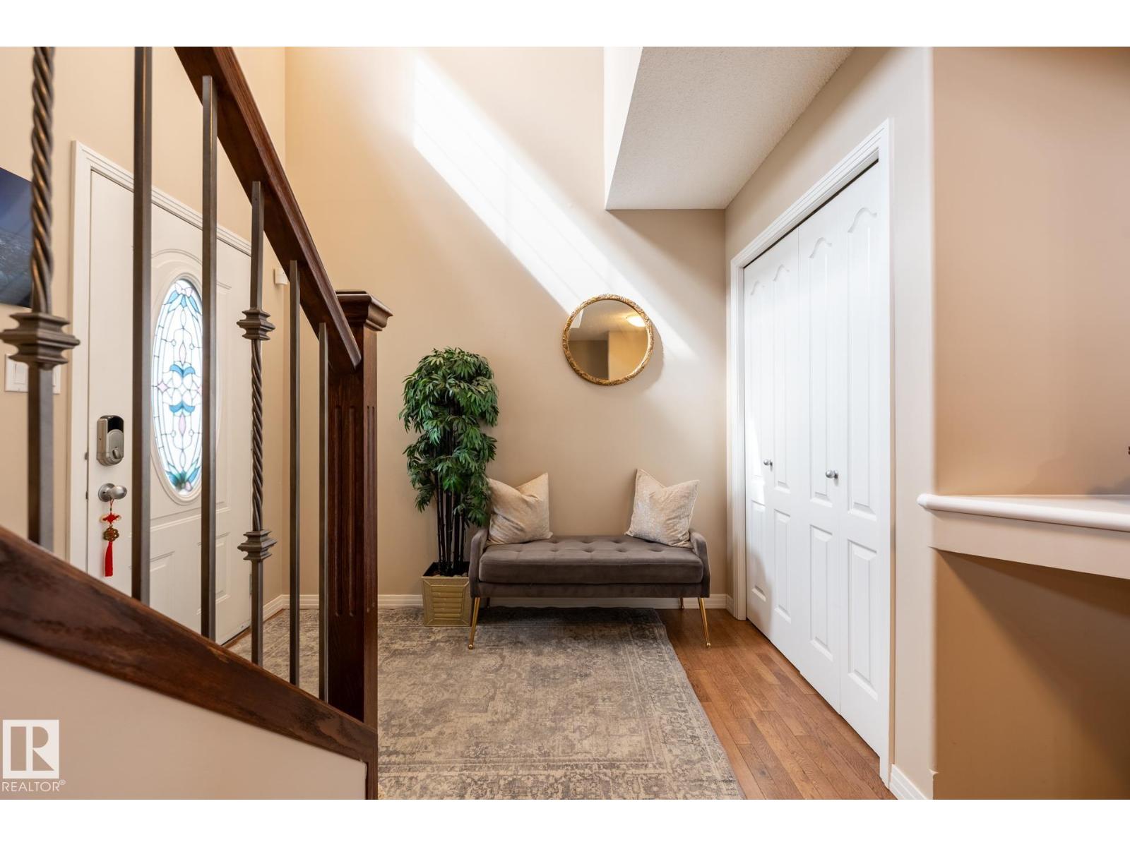 Photo 12 of 8214 6 Av Sw, Edmonton AB