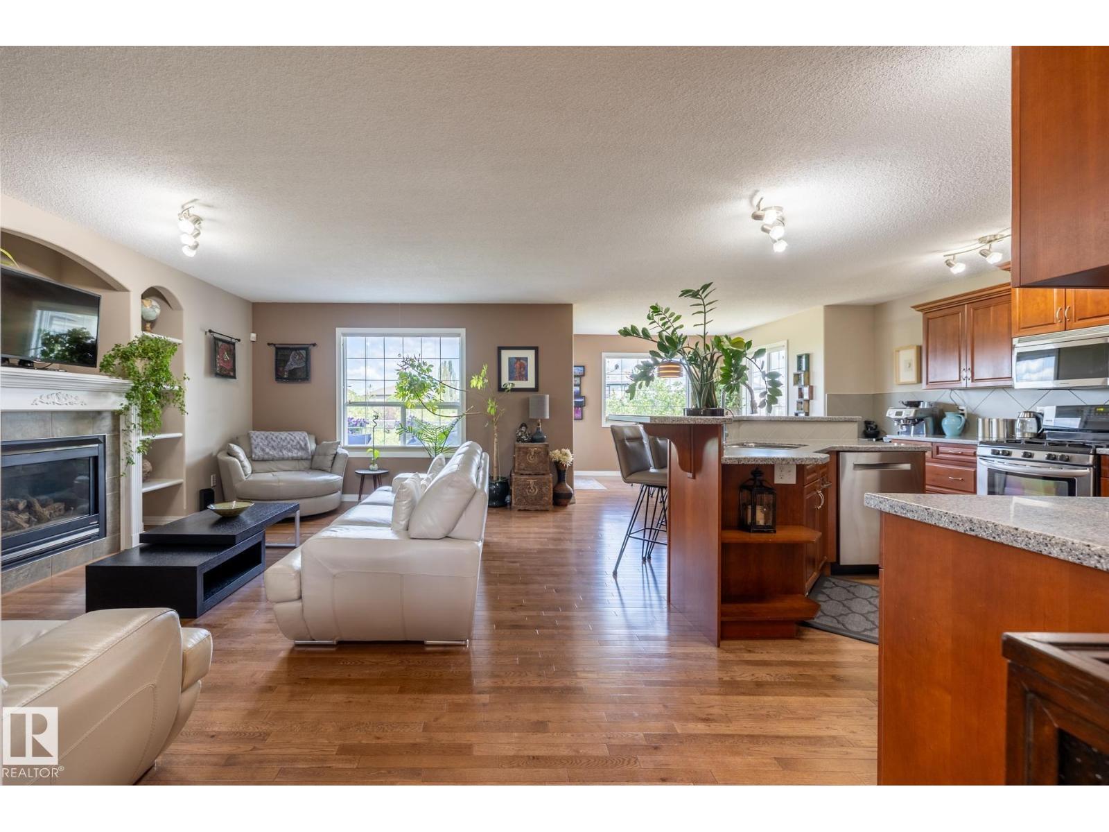 Photo 40 of 8214 6 Av Sw, Edmonton AB