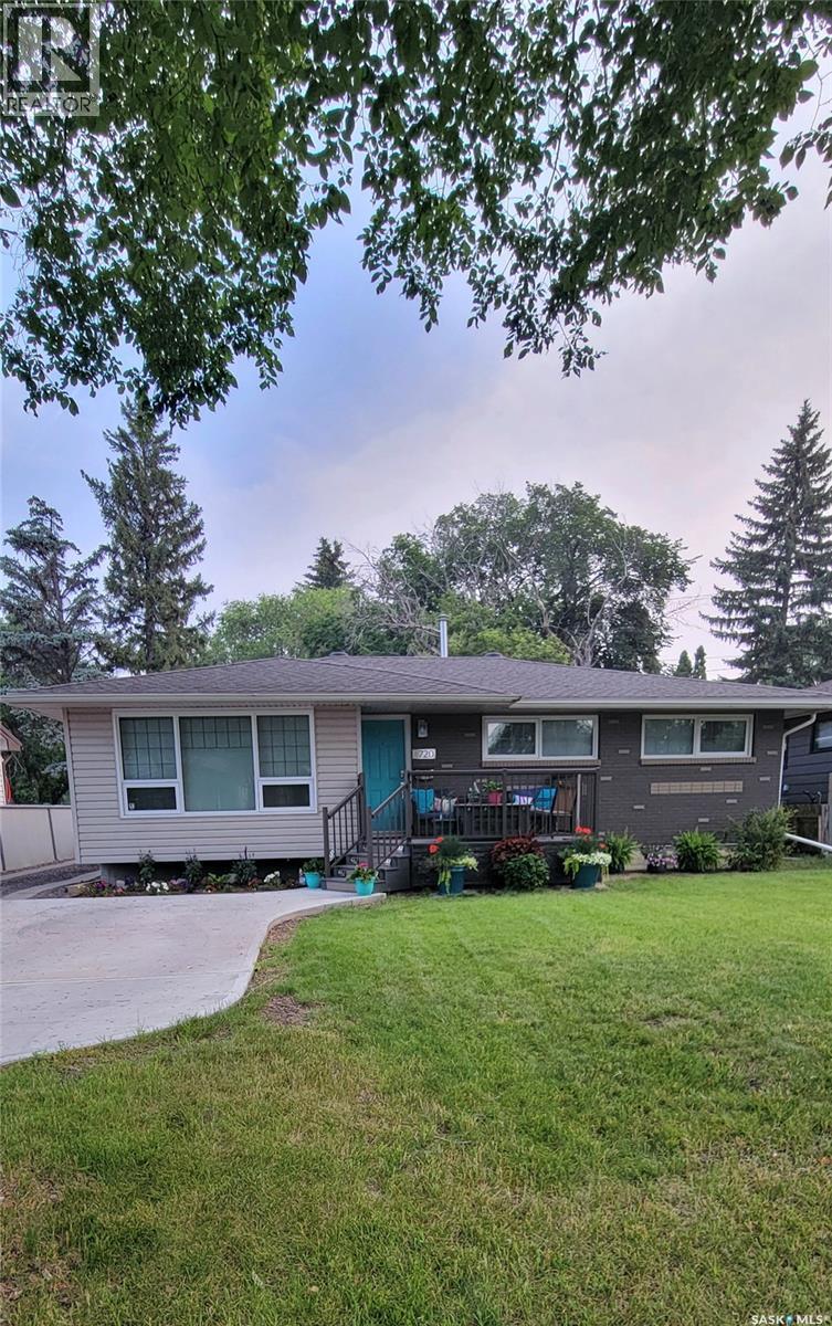 Photo 20 of 720 Shannon Road, Regina SK