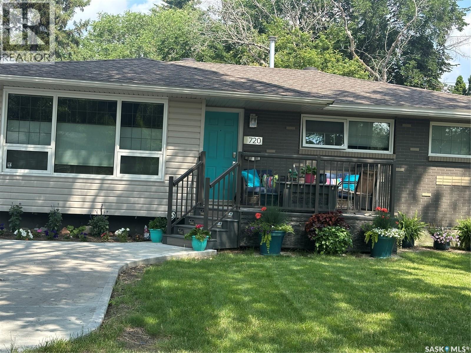Photo 11 of 720 Shannon Road, Regina SK