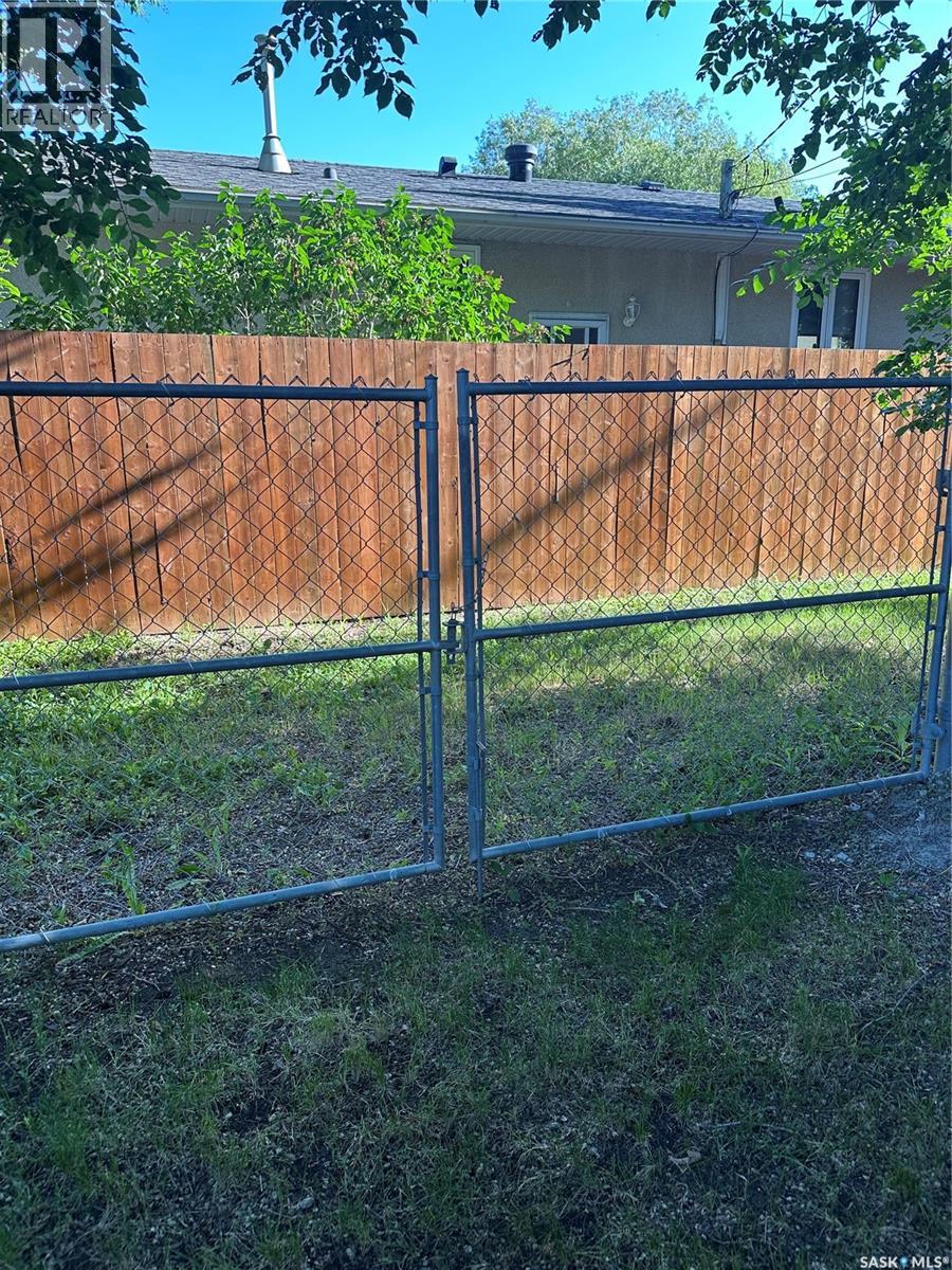Photo 30 of 720 Shannon Road, Regina SK