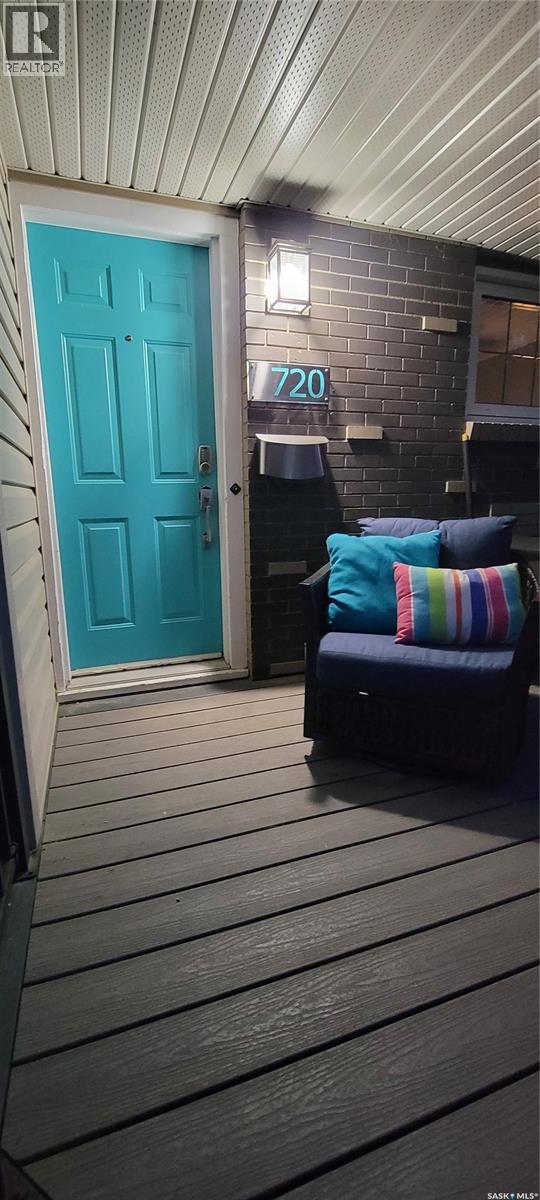 Photo 16 of 720 Shannon Road, Regina SK