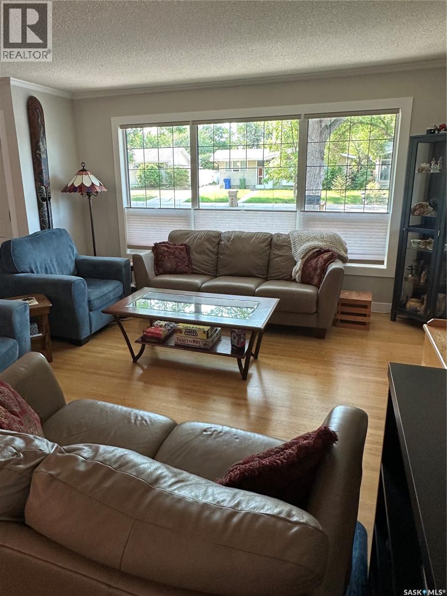 Photo 17 of 720 Shannon Road, Regina SK