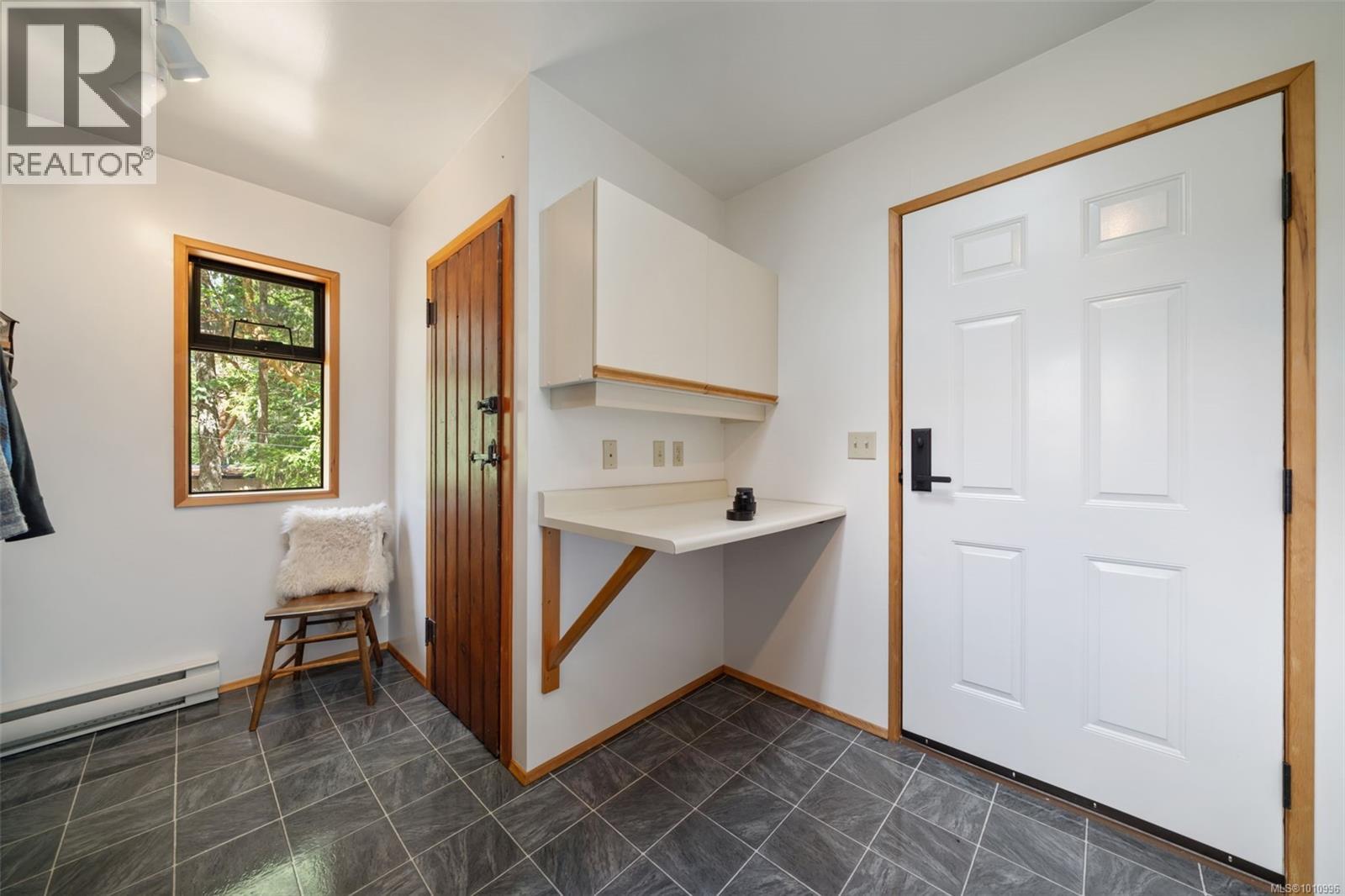 1618 DAVIES RD - 19
