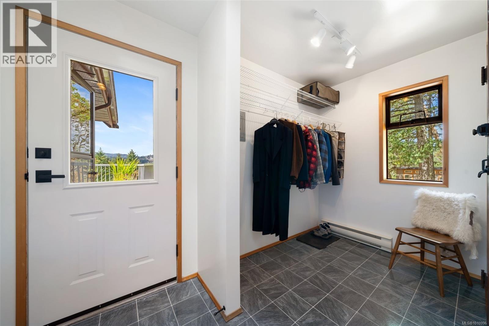 1618 DAVIES RD - 20