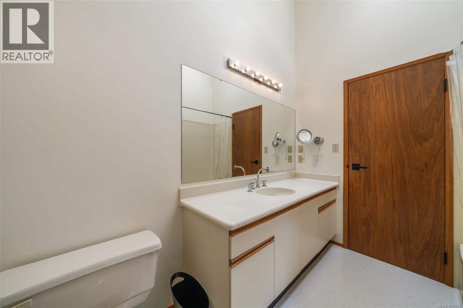 1618 DAVIES RD - 30