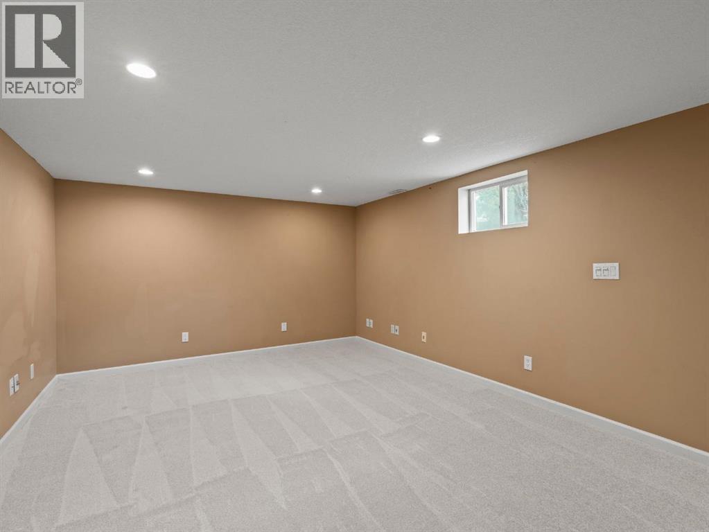 Photo 19 of 571 Killarney Glen Court Sw, Calgary AB