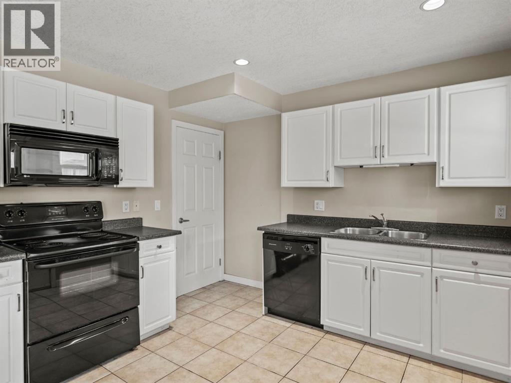 Photo 24 of 571 Killarney Glen Court Sw, Calgary AB