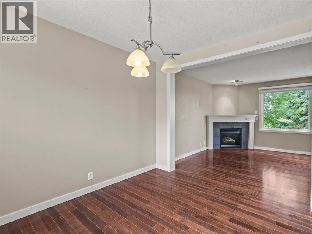 Photo 6 of 571 Killarney Glen Court Sw, Calgary AB
