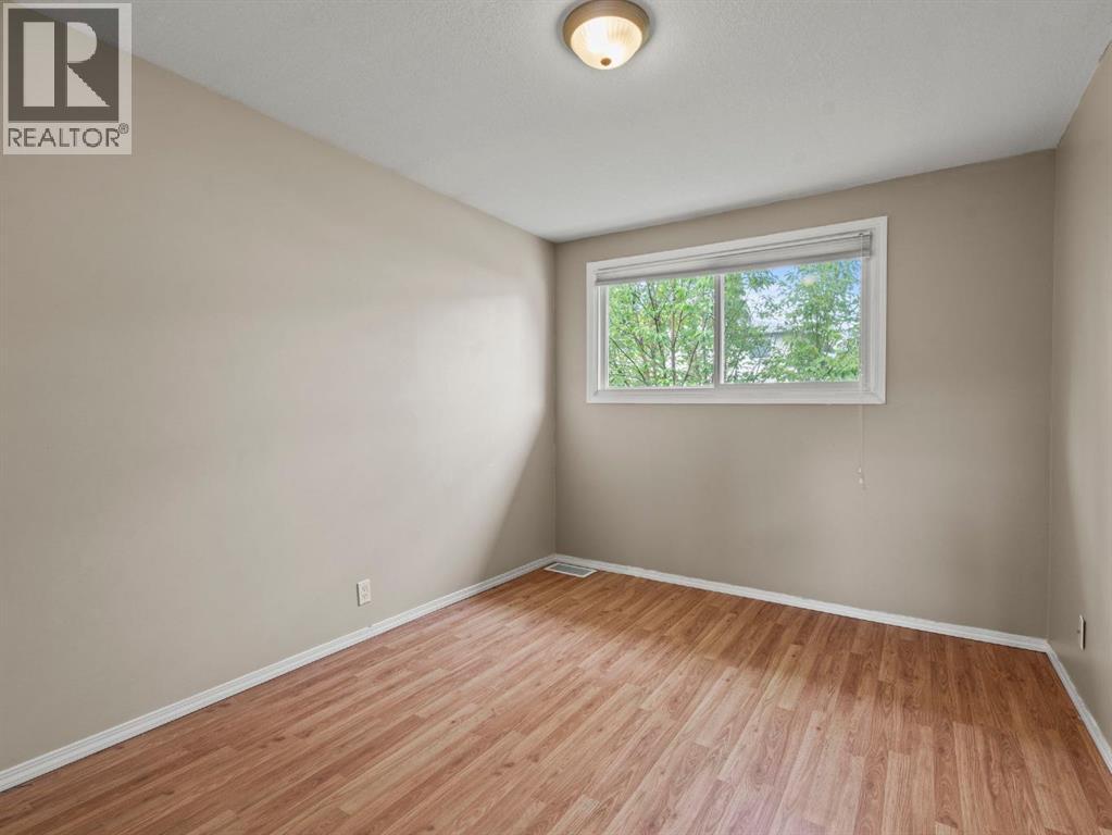 Photo 1 of 571 Killarney Glen Court Sw, Calgary AB