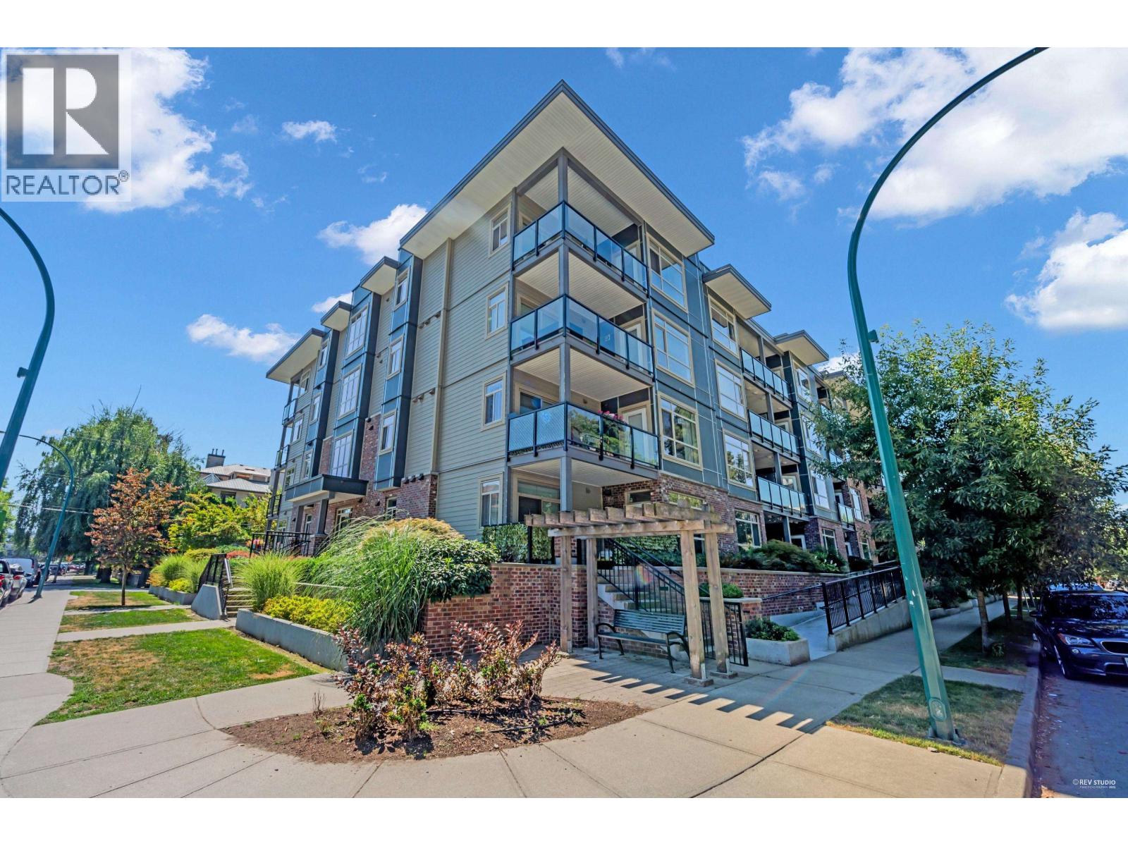 Photo 1 of 101 2436 Kelly Avenue, Port Coquitlam BC