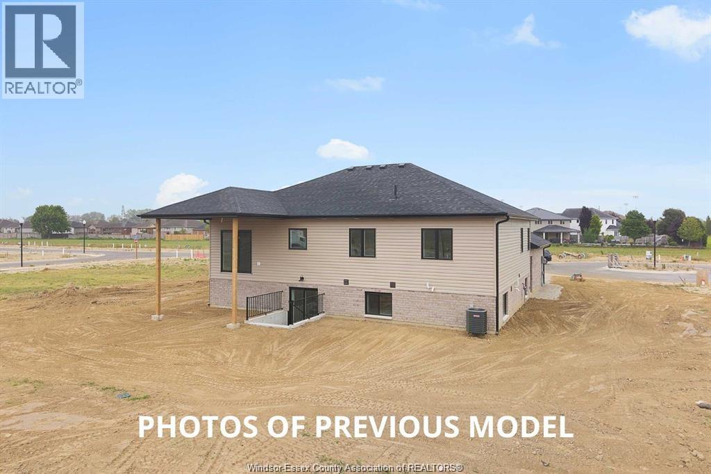 Photo 31 of 95 Fenceline Drive, Chatham ON