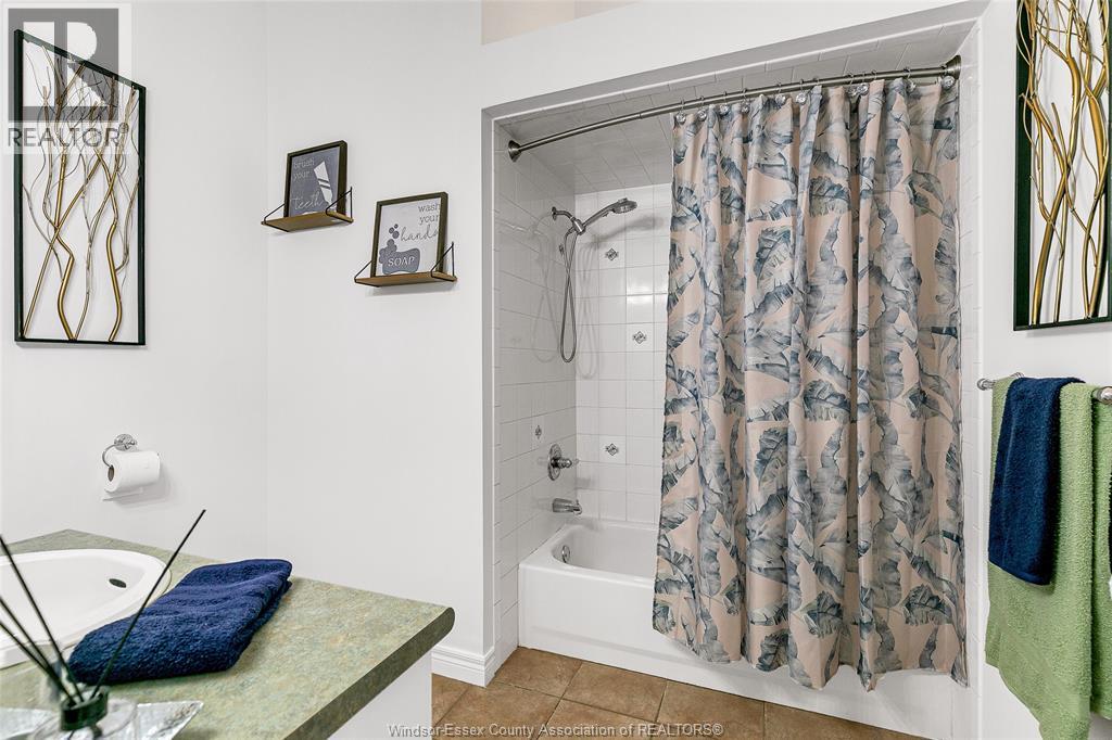 Photo 8 of 3772 Prairie Court, Windsor ON