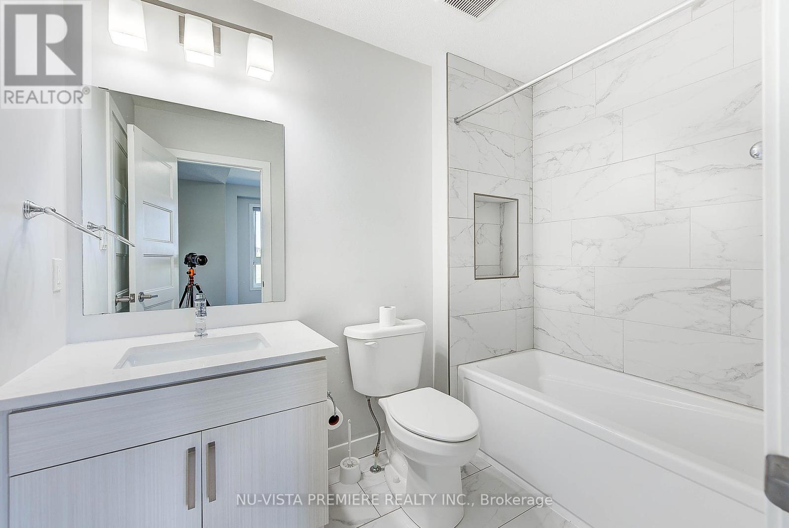 Photo 12 of 16 3380 Singleton Avenue, London South ON