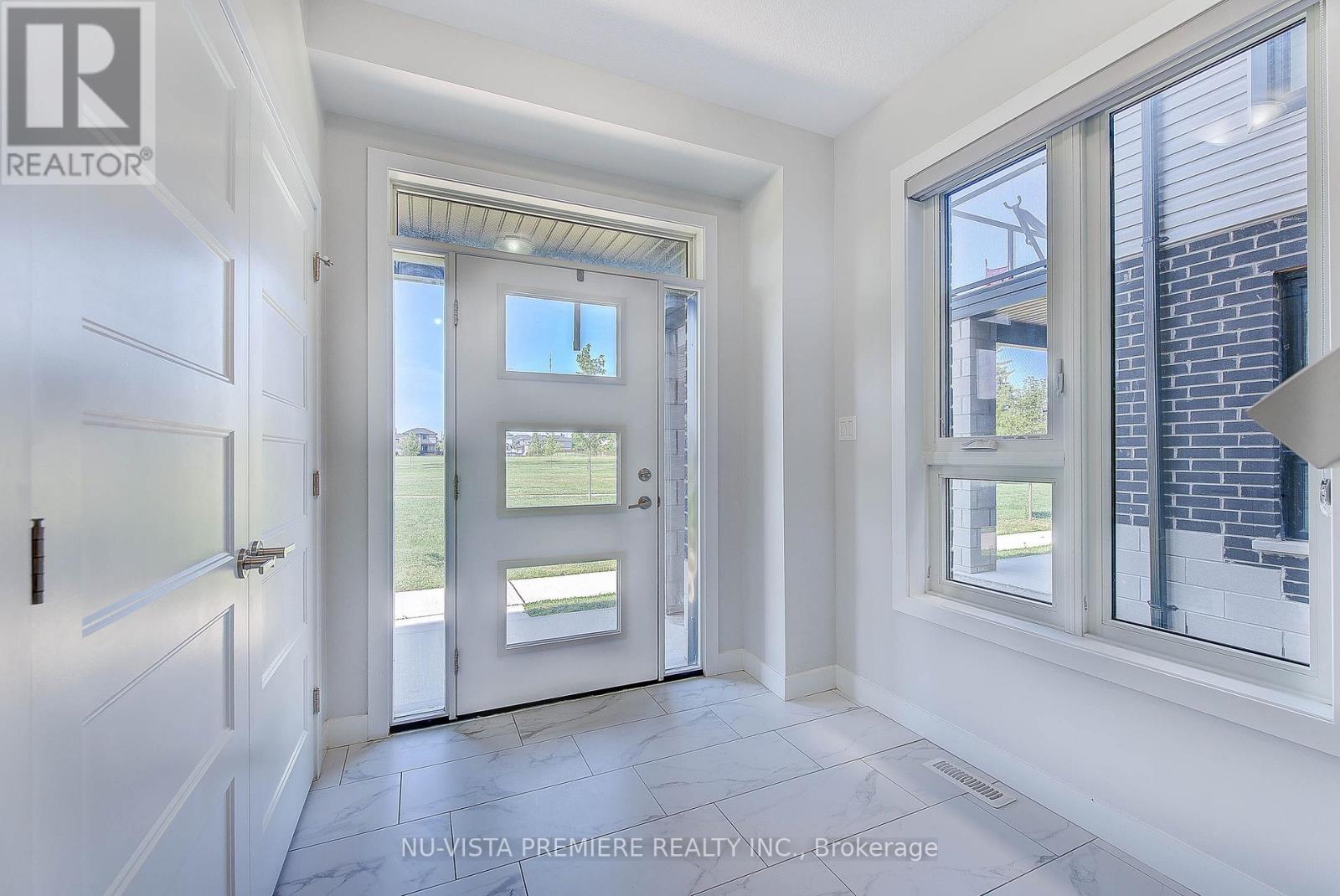 Photo 8 of 16 3380 Singleton Avenue, London South ON