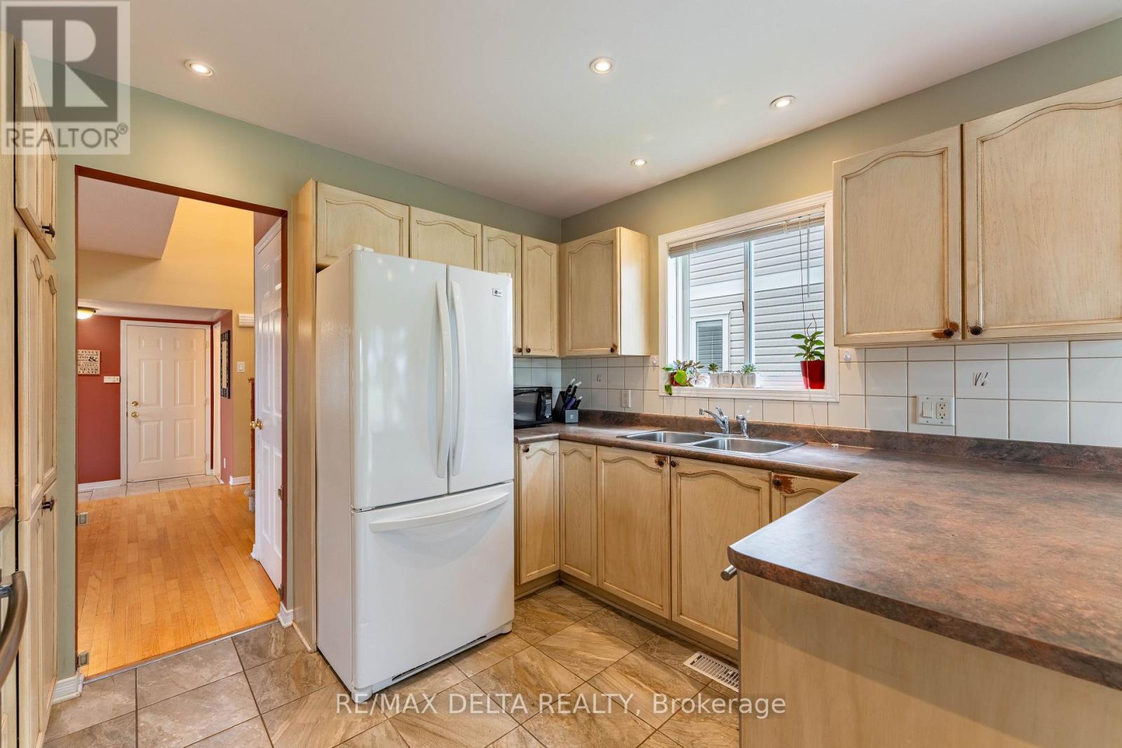 Photo 12 of 1610 Duplante Avenue, Ottawa ON