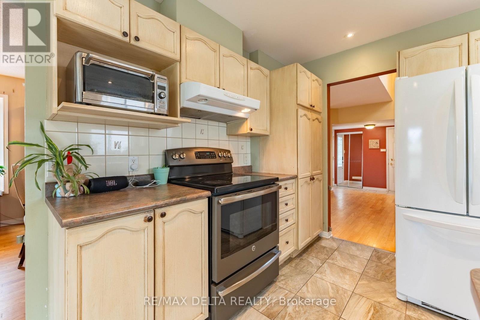 Photo 16 of 1610 Duplante Avenue, Ottawa ON