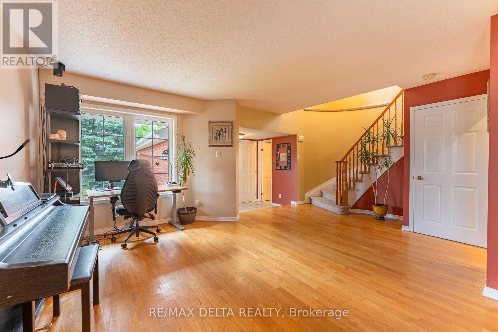 Photo 11 of 1610 Duplante Avenue, Ottawa ON