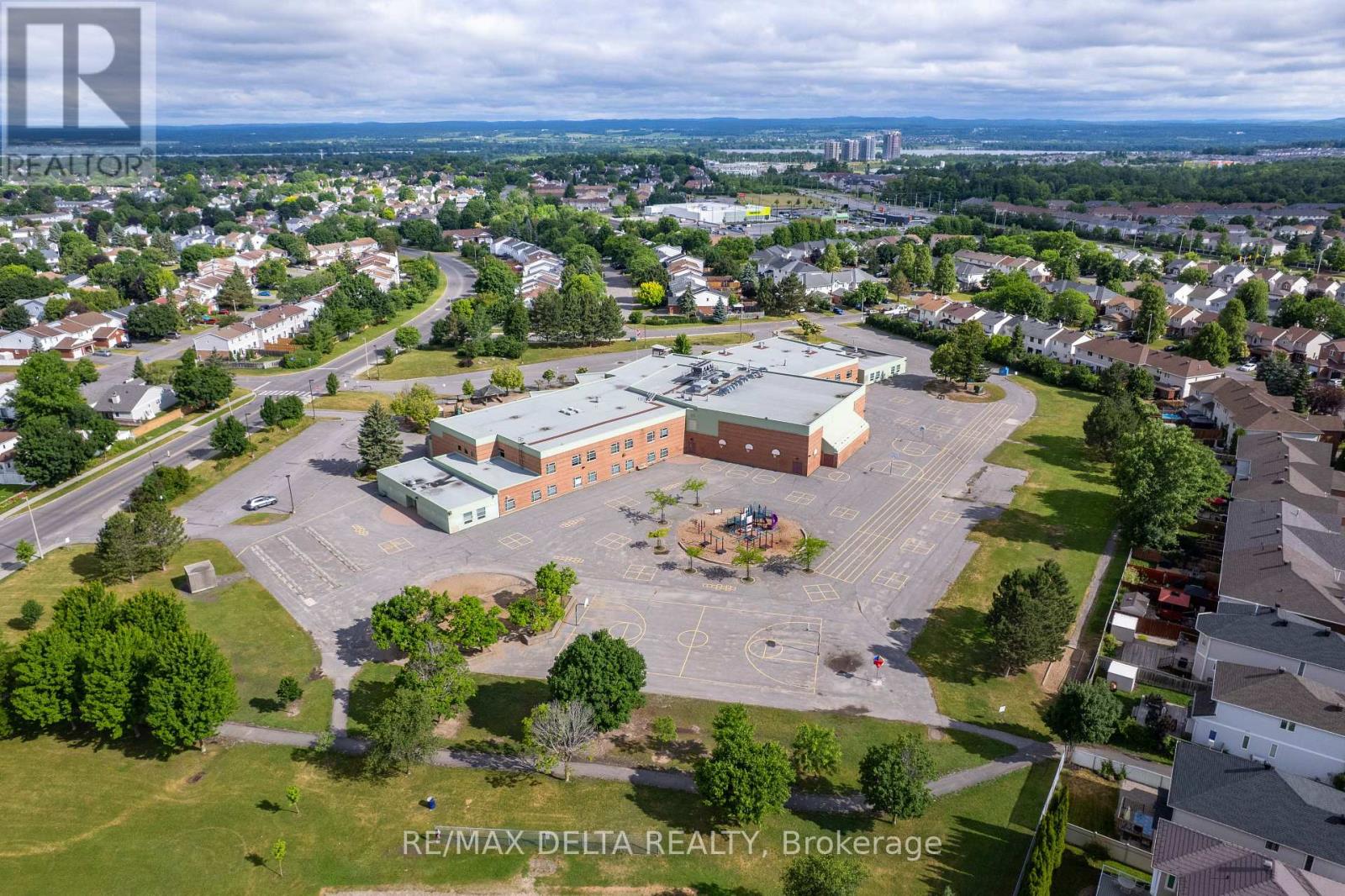 Photo 32 of 1610 Duplante Avenue, Ottawa ON