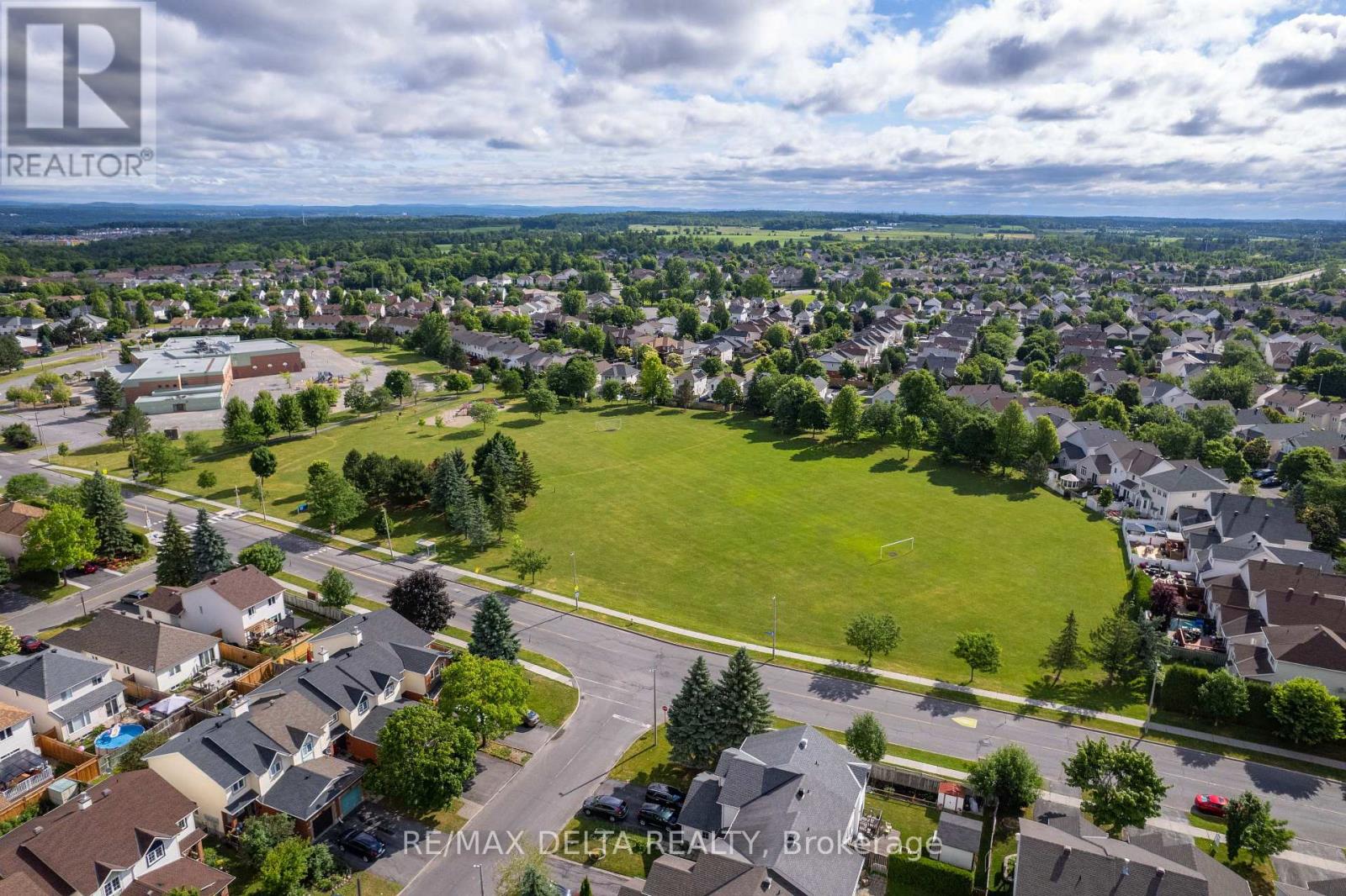Photo 10 of 1610 Duplante Avenue, Ottawa ON