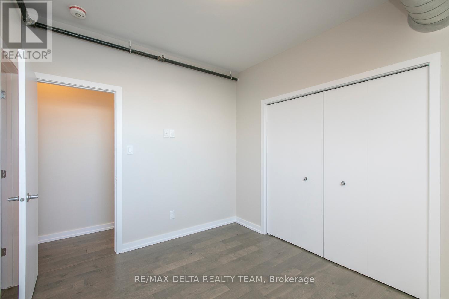 Photo 10 of 405 150 Greenfield Avenue, Ottawa ON