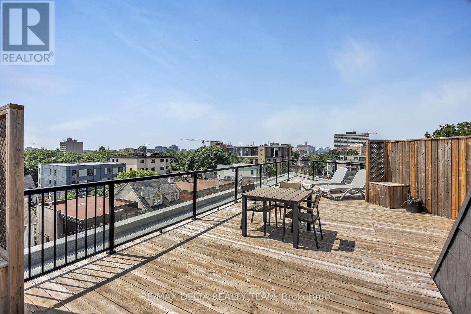 Photo 2 of 405 150 Greenfield Avenue, Ottawa ON