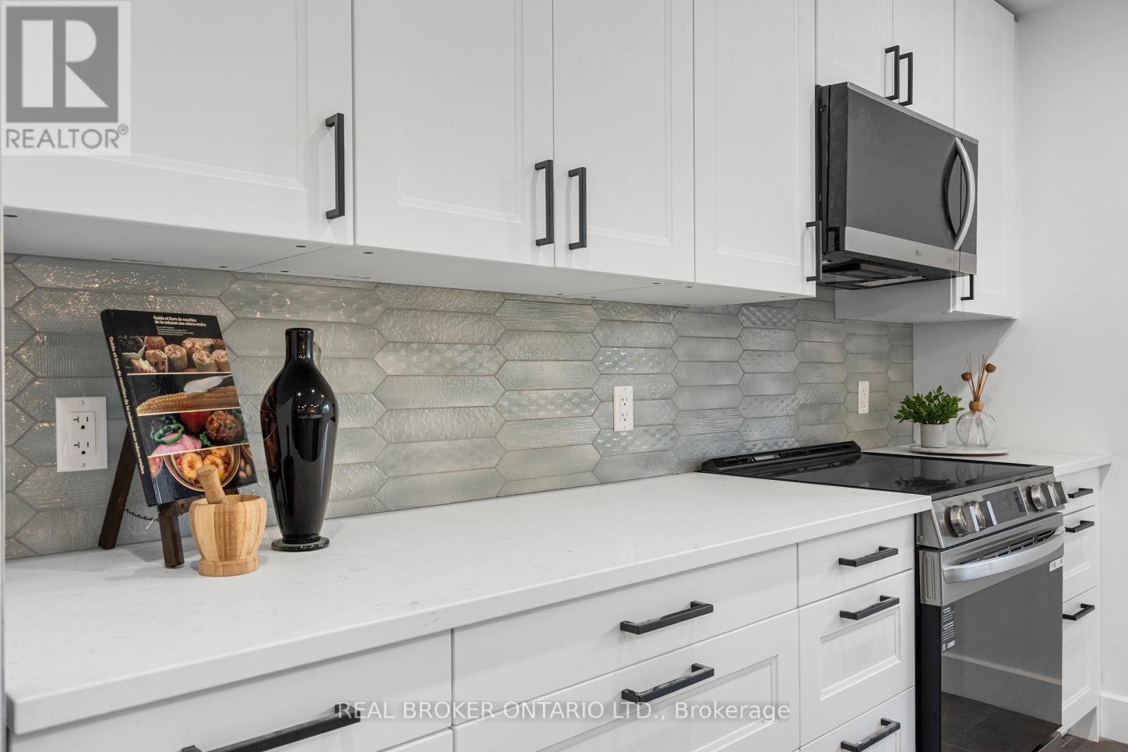 Photo 4 of 833 Beavertail Road, Ottawa ON