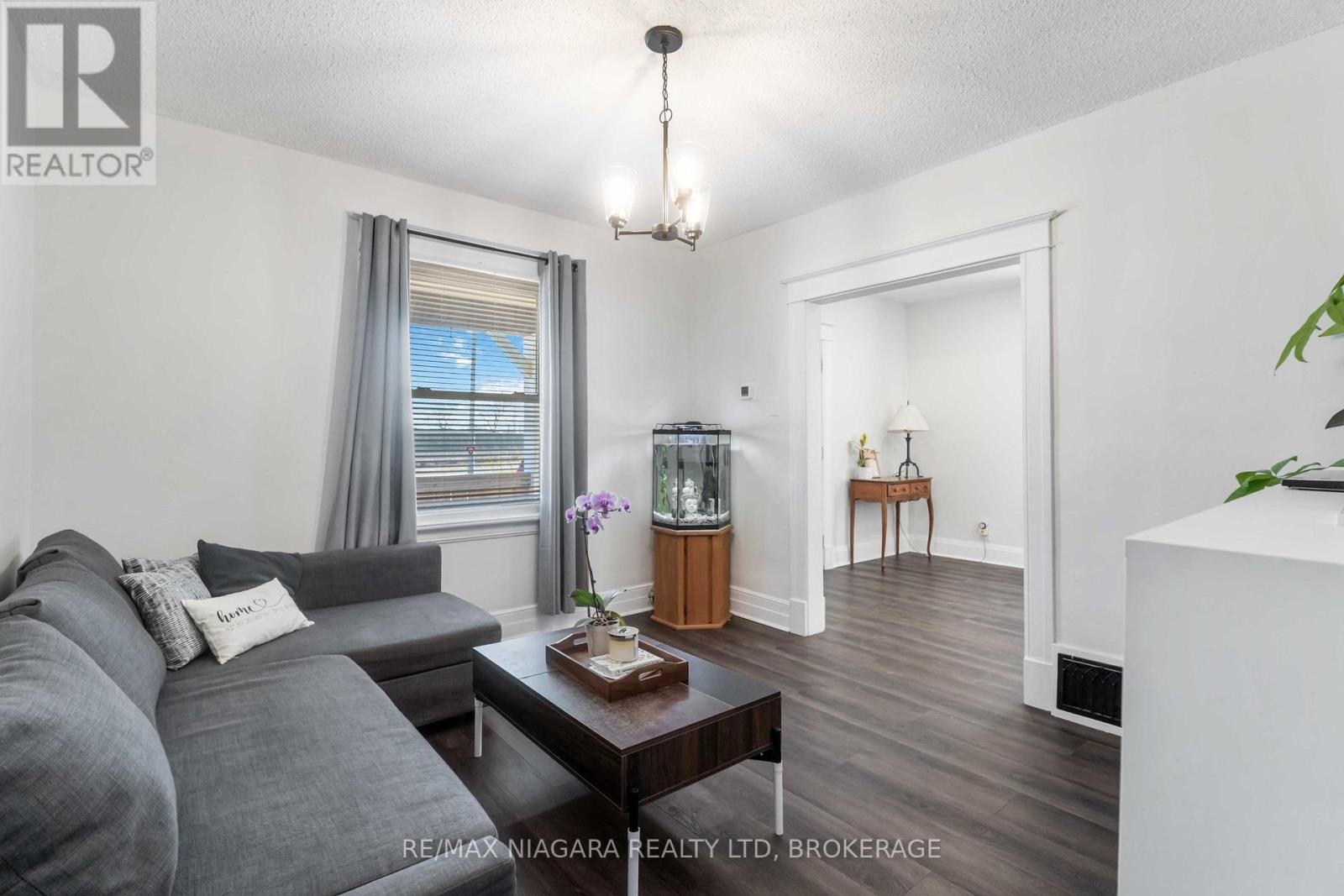 Photo 10 of 22 Bertram Street, St Catharines ON