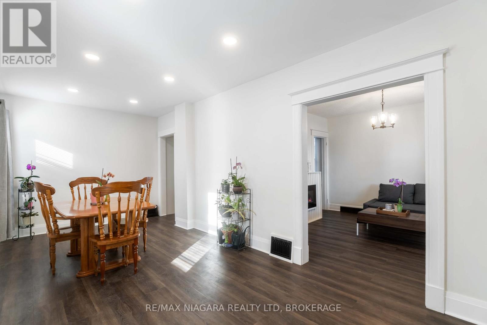 Photo 12 of 22 Bertram Street, St Catharines ON