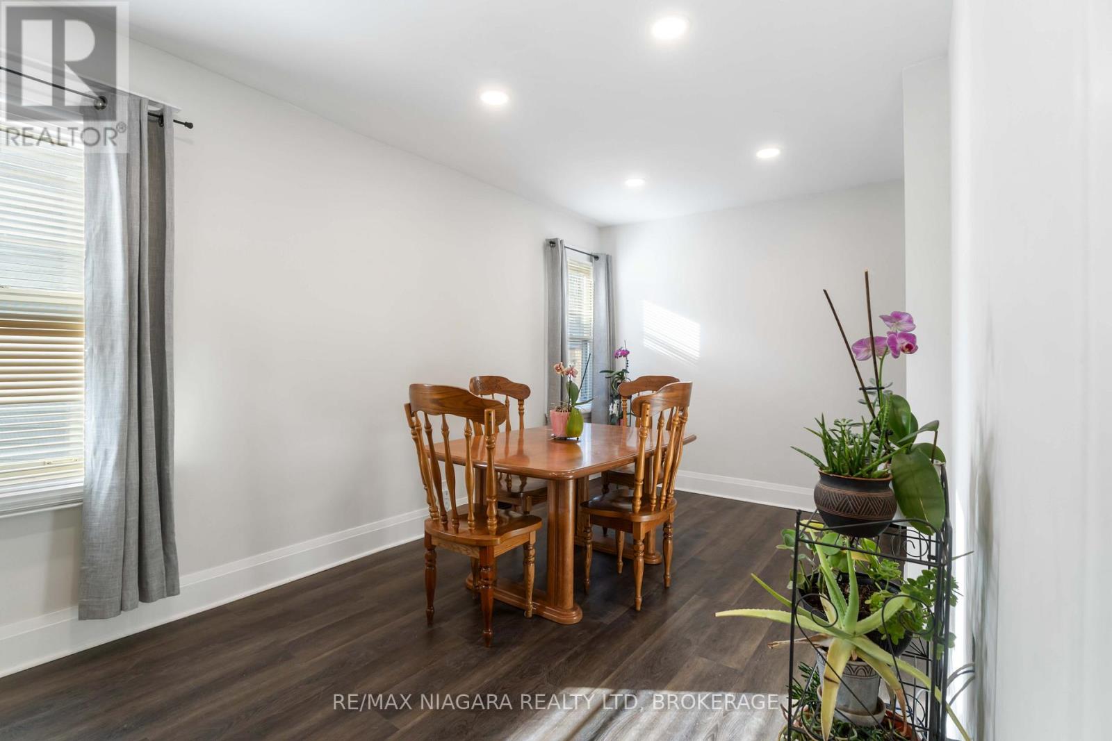 Photo 15 of 22 Bertram Street, St Catharines ON