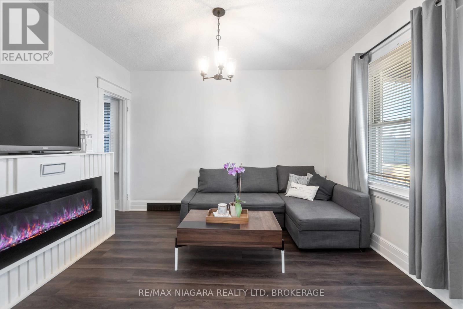 Photo 7 of 22 Bertram Street, St Catharines ON