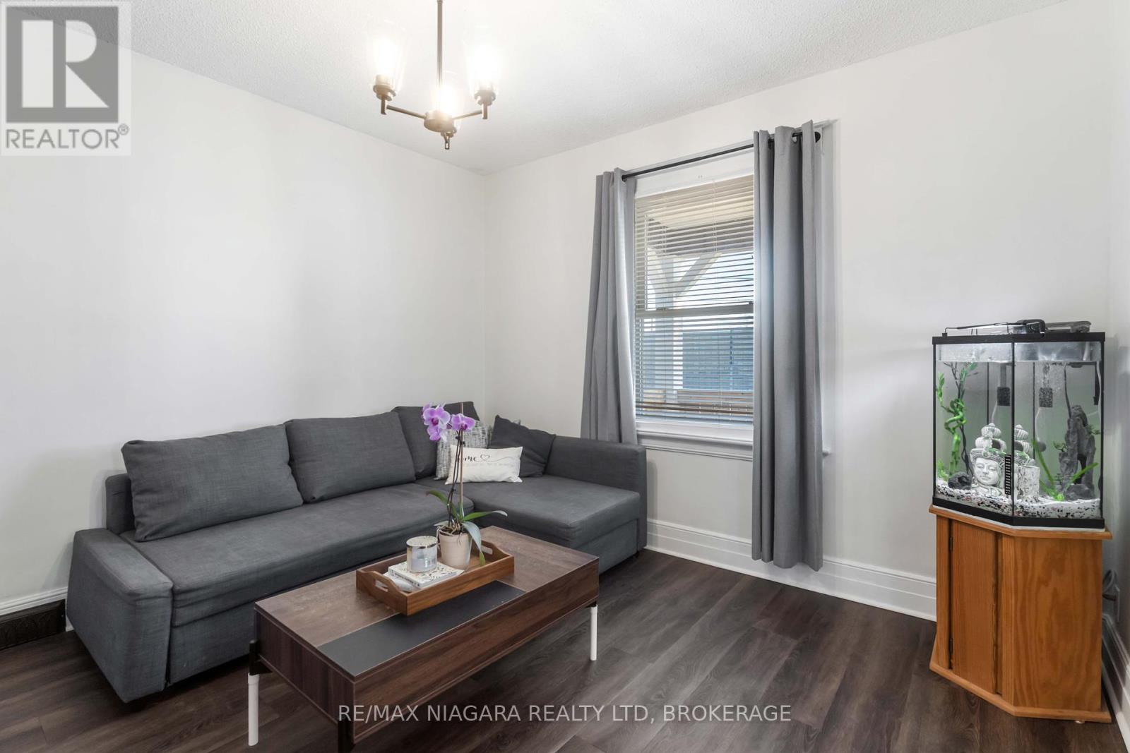 Photo 8 of 22 Bertram Street, St Catharines ON