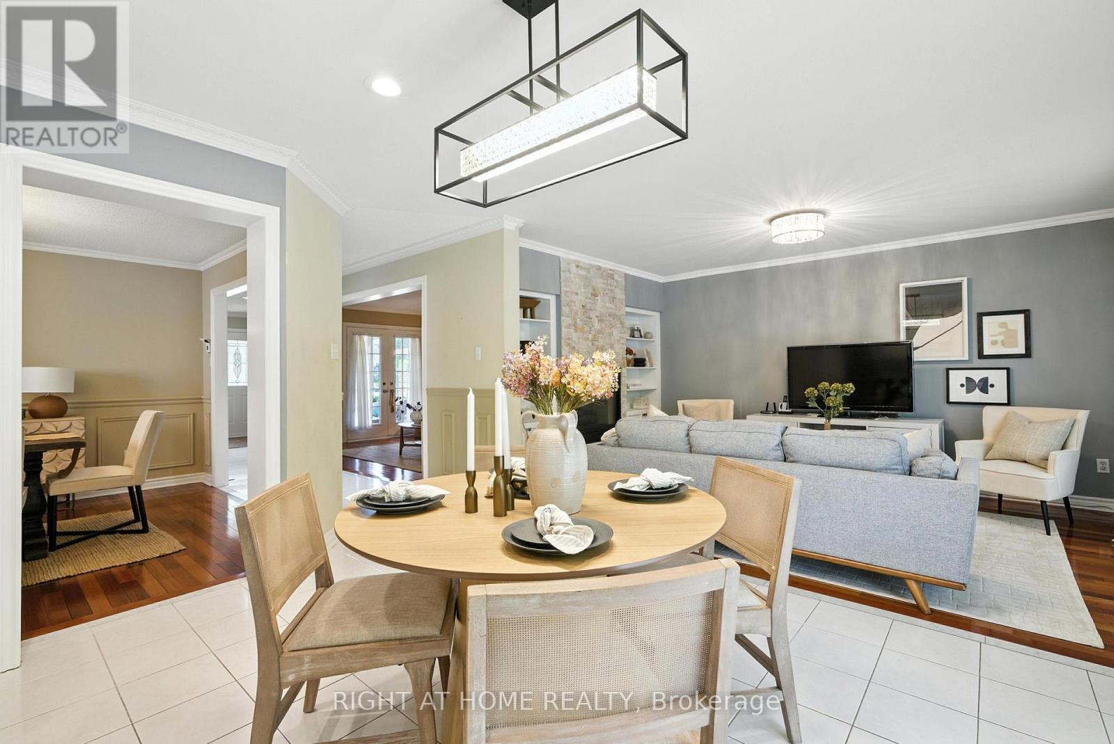 Photo 2 of 91 Havelock Gate, Markham ON