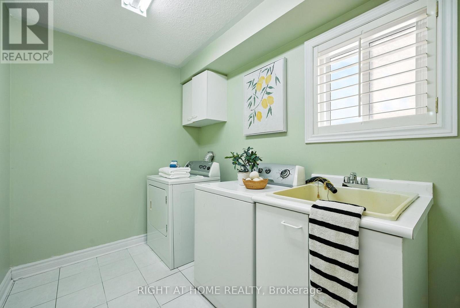 Photo 7 of 91 Havelock Gate, Markham ON