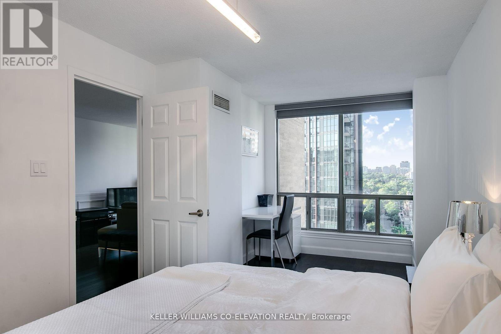 Photo 2 of 1506 40 Scollard Street S, Toronto ON
