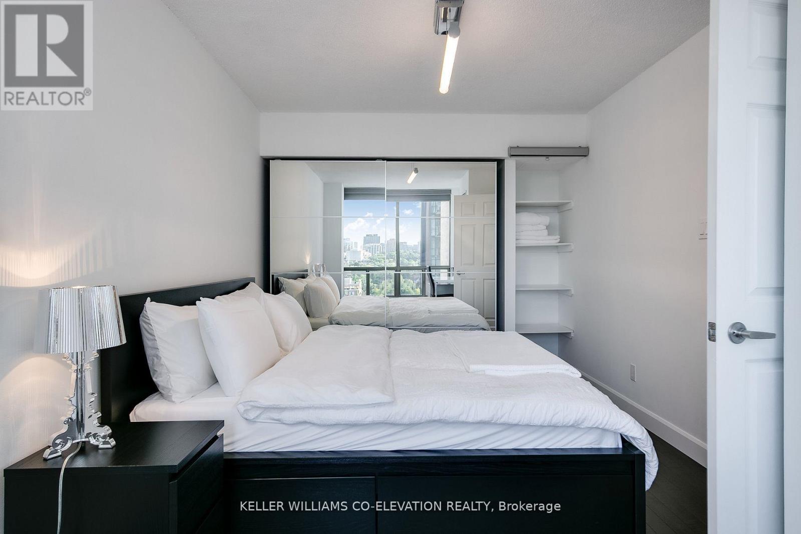Photo 10 of 1506 40 Scollard Street S, Toronto ON