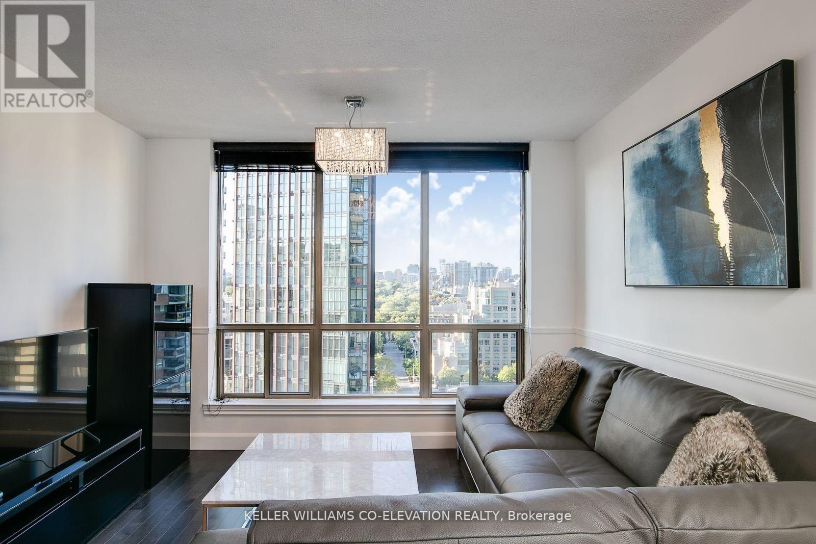 Photo 16 of 1506 40 Scollard Street S, Toronto ON