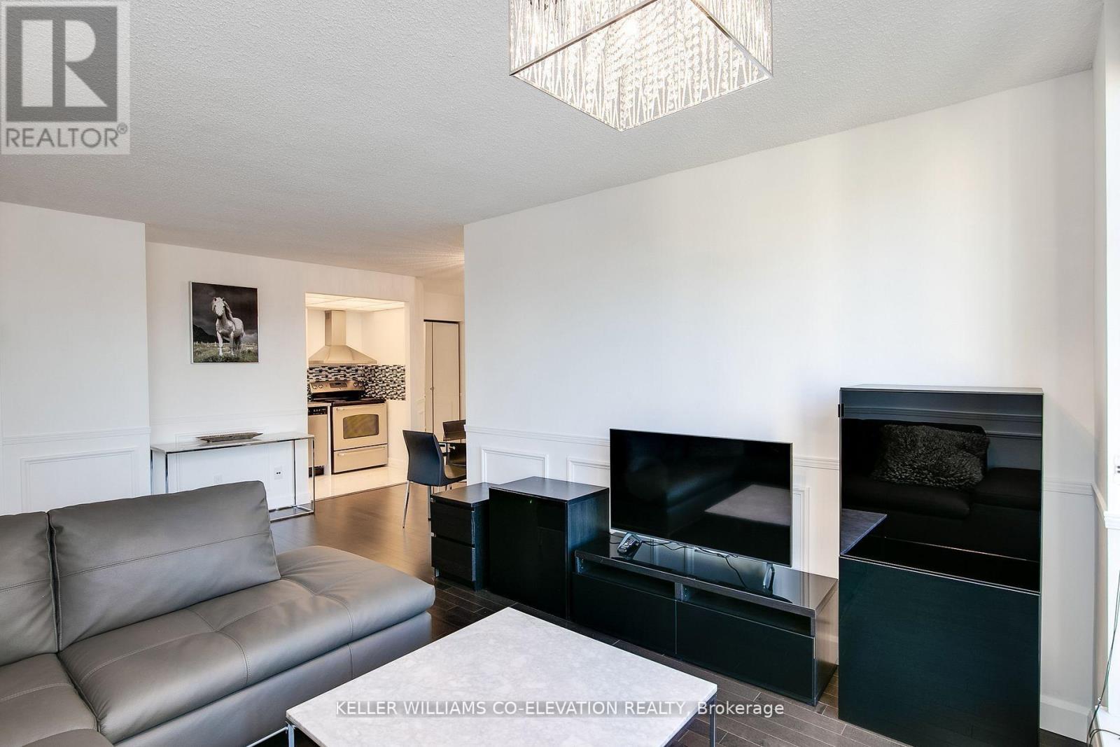 Photo 6 of 1506 40 Scollard Street S, Toronto ON
