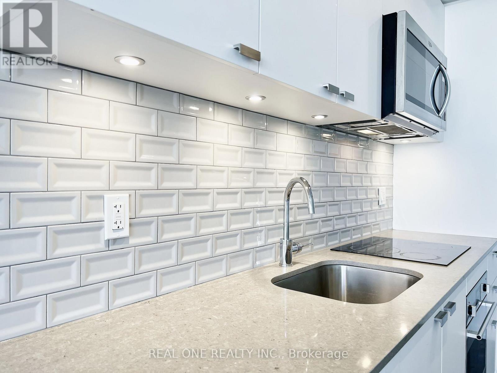 Photo 2 of 2705 56 Forest Manor Road, Toronto ON