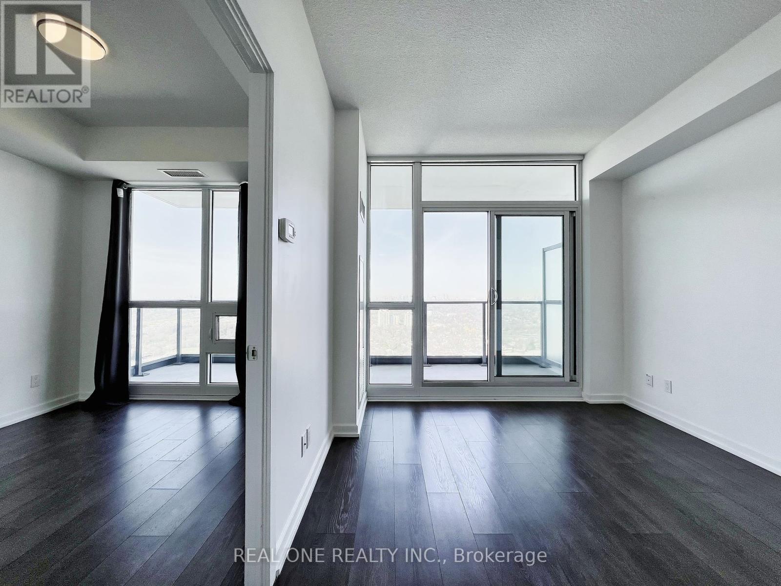 Photo 1 of 2705 56 Forest Manor Road, Toronto ON