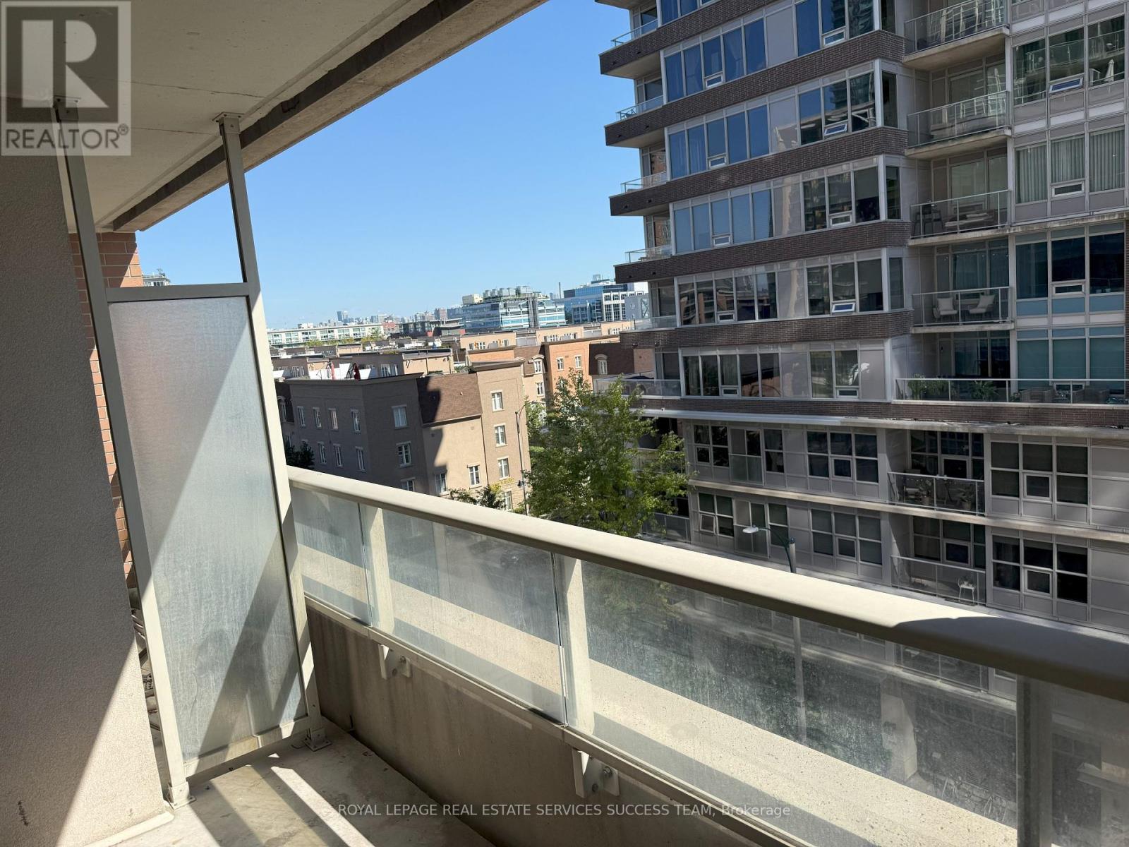 Photo 2 of 718 65 East Liberty Street, Toronto ON